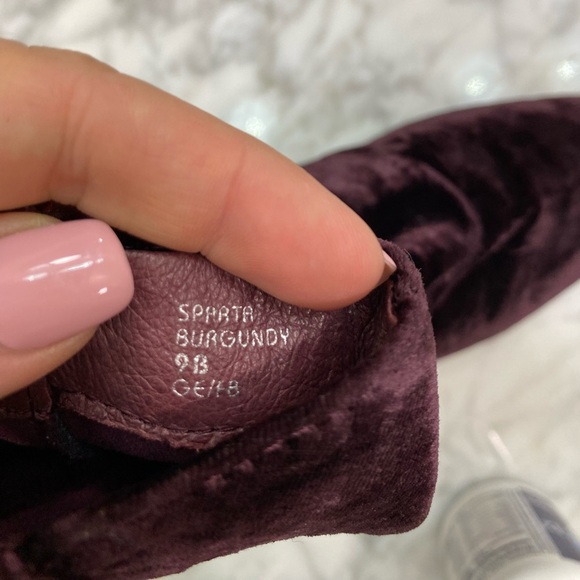 Earth Sparta Velvet Ankle Boots in Deep Burgundy size 9 Fall Feminine Romantic - Picture 13 of 13